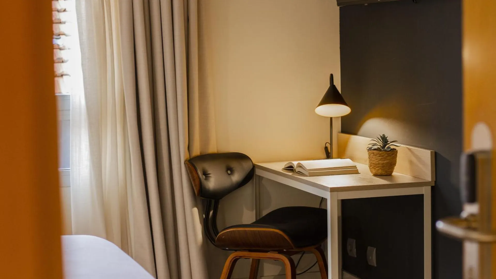 Hotel Bilbao Jardines 2*,  España