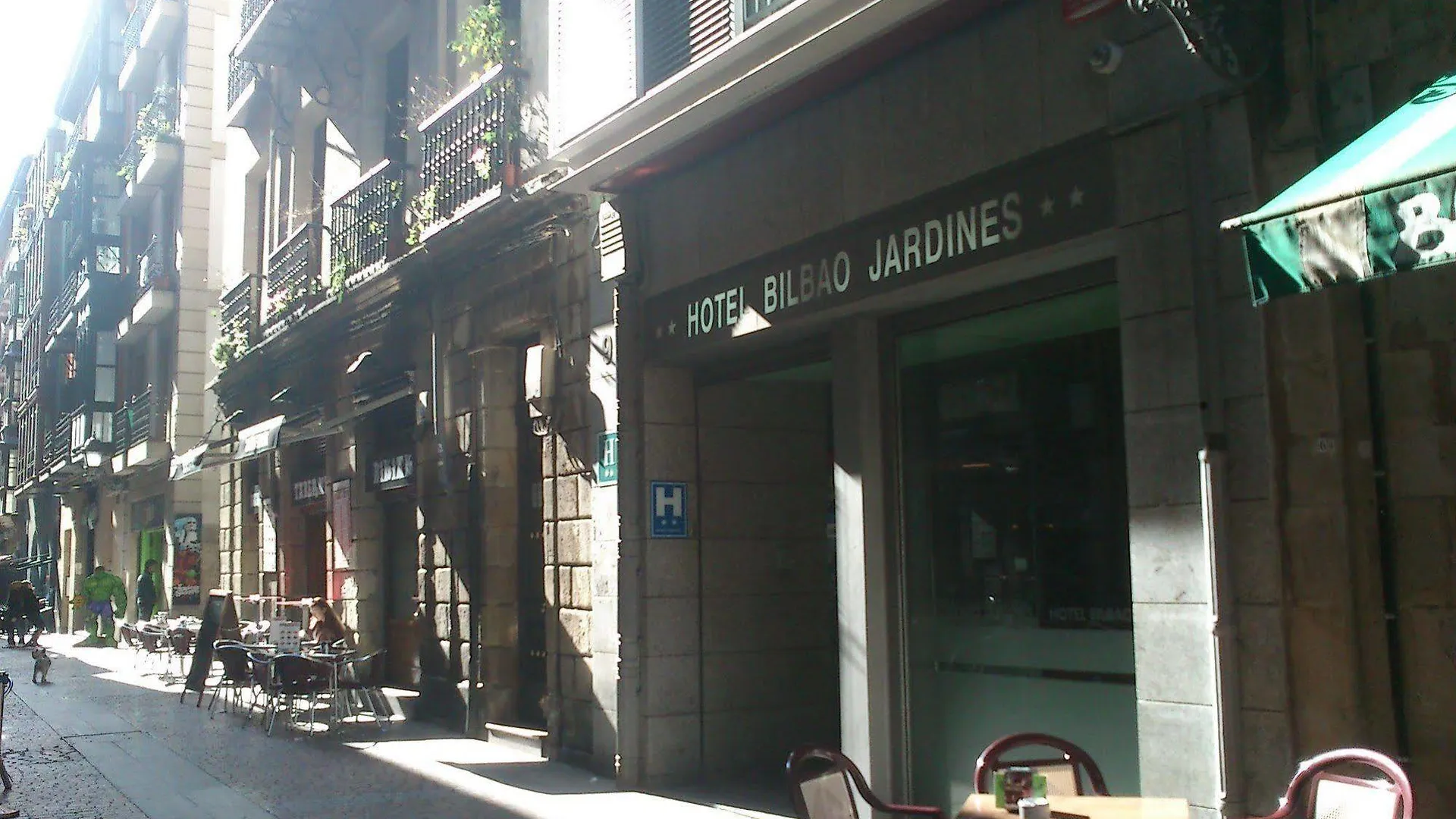 Room Select Bilbao Spanien