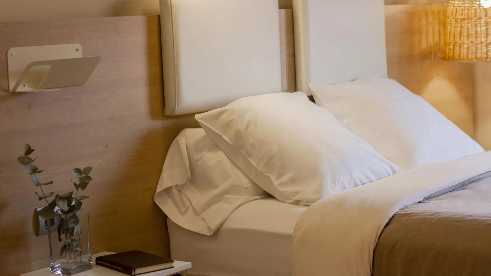 Room Select بلباو فندق