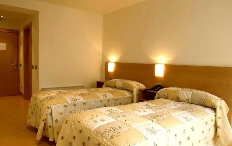 Room Select בילבאו 2*,